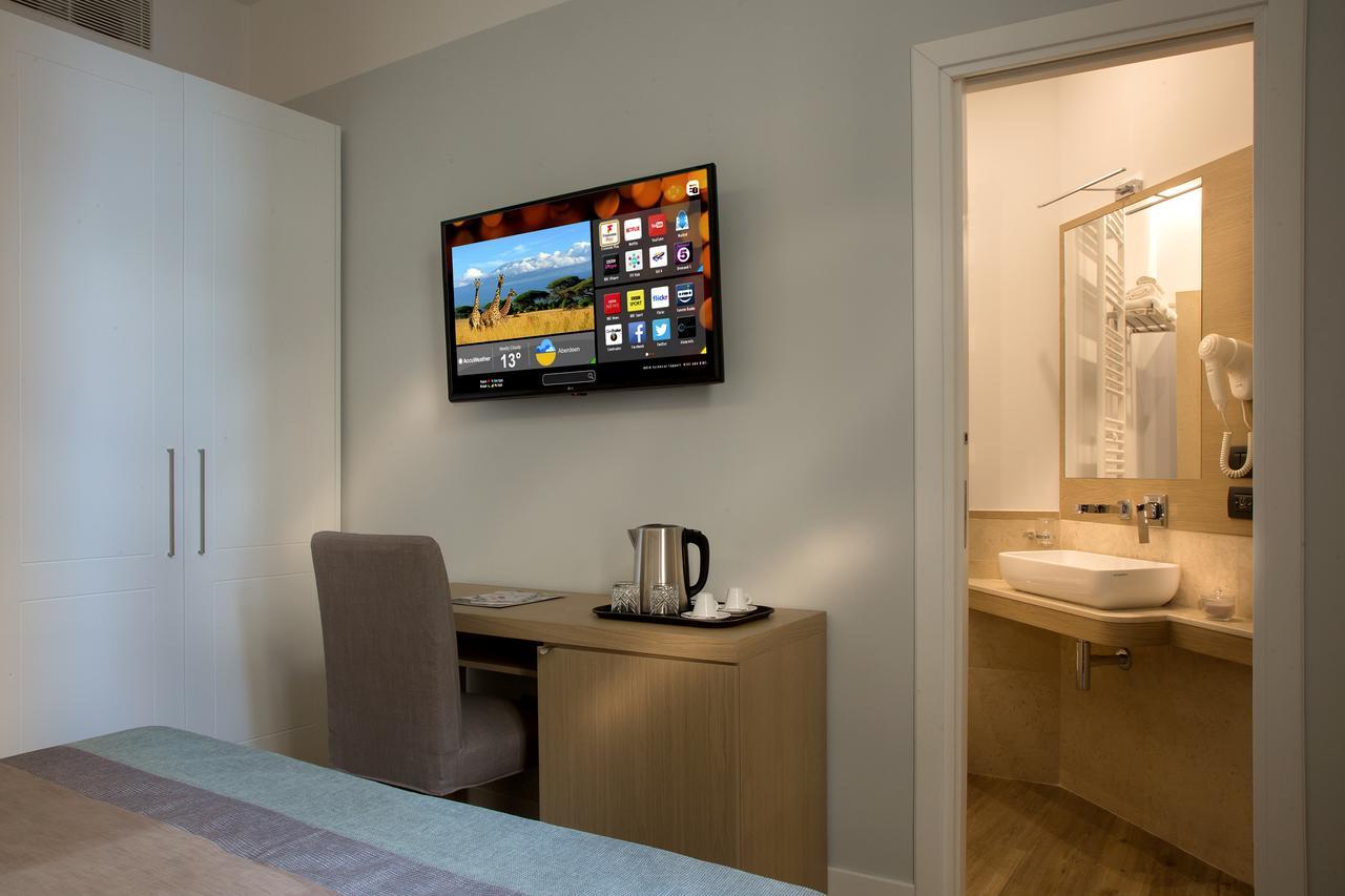 50 SUITE Relais&Relax Napoli Bagian luar foto