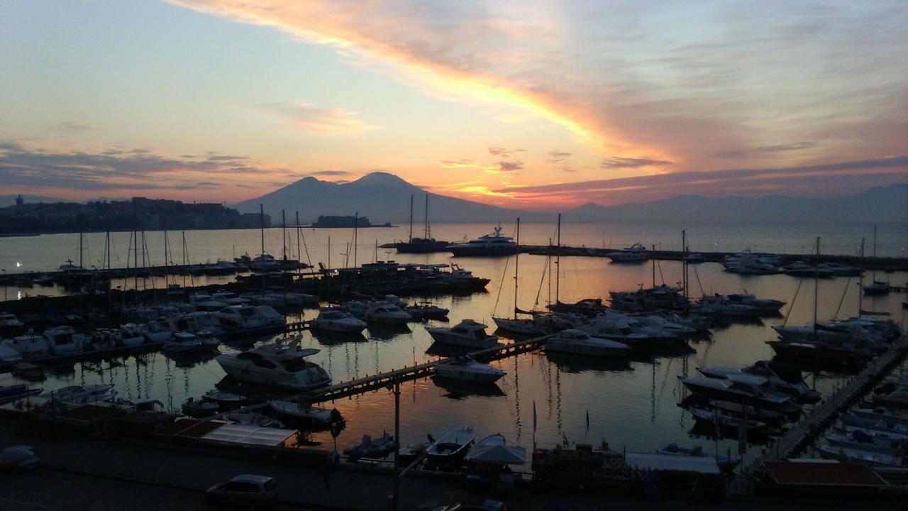 50 SUITE Relais&Relax Napoli Bagian luar foto